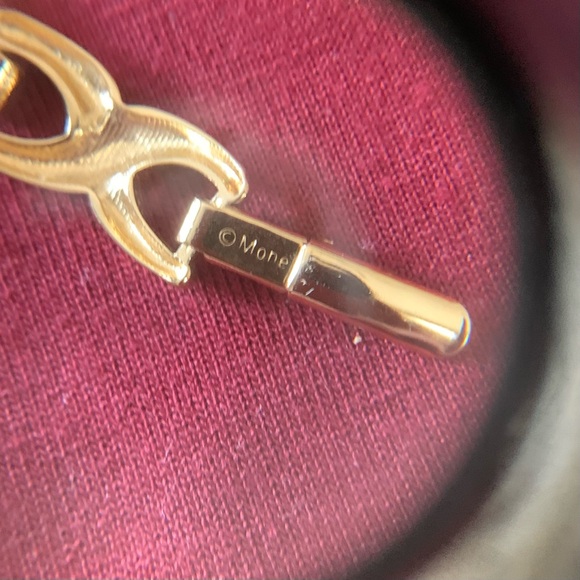 Monet Gold tone Link 18" Necklace ~ Bold Statement Piece ~ Vintage 5/8" Wide - Picture 3 of 3